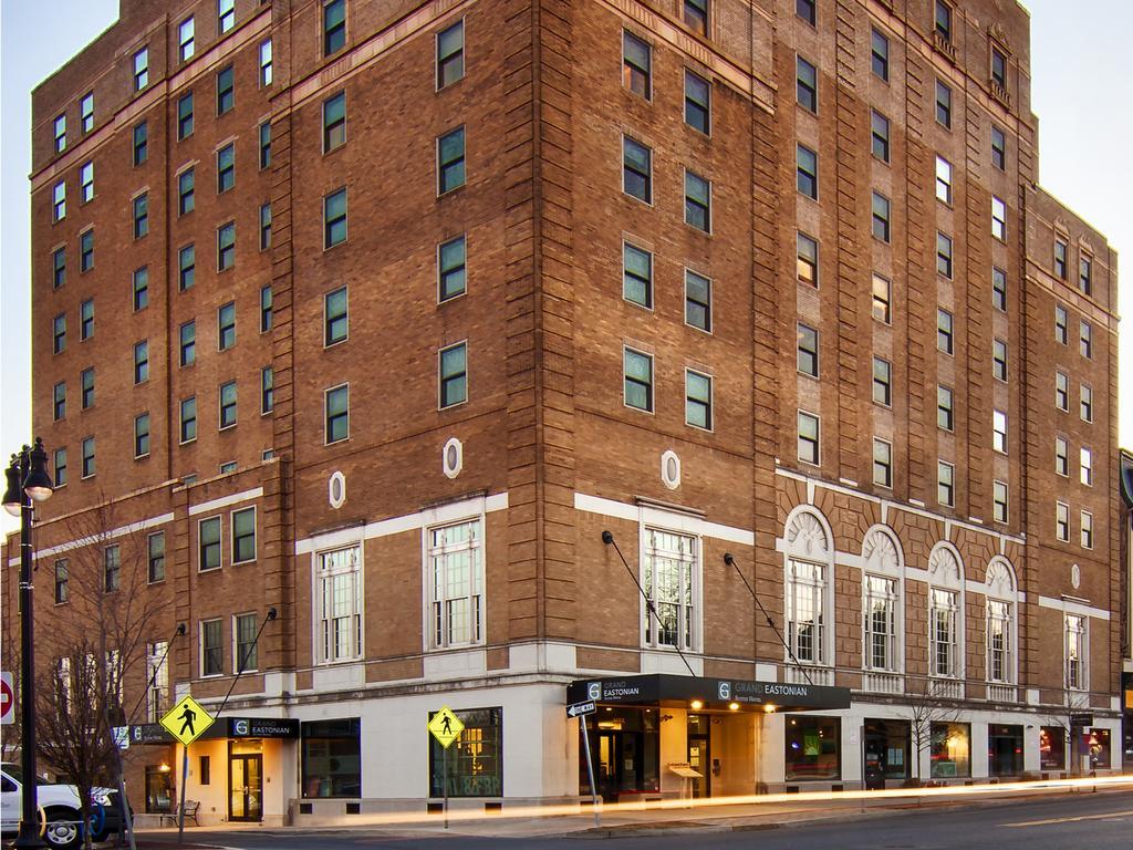 Grand Eastonian Hotel & Suites Easton Exterior foto